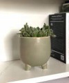 Doniczka ceramiczna na nóżkach 14 cm oliwkowa