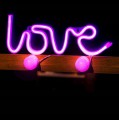 Neon LED LOVE napis dekoracyjny ścienny różowy 13x35x2 cm