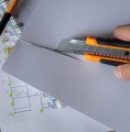 Nóż tapeciak z ostrzem łamanym 18mm + 5 wkładów