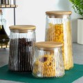 Szklany pojemnik na produkty sypkie z pokrywką bambusową i uszczelką 600 ml