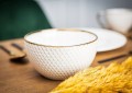 Porcelanowa miska biała ze złotym akcentem 650ml