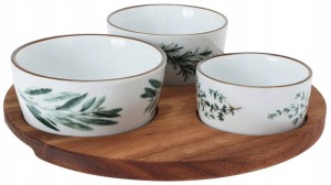 Zestaw 3 miseczek na drewnianej desce do serwowania przekąsek