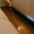 Chwytak magnetyczny teleskopowy z latarką LED 19 - 79,5 cm