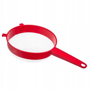Sitko kuchenne plastikowe czerwone drobne oczka 18cm 1szt